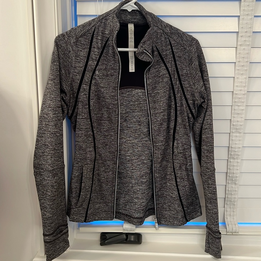 Lululemon gray running jacket